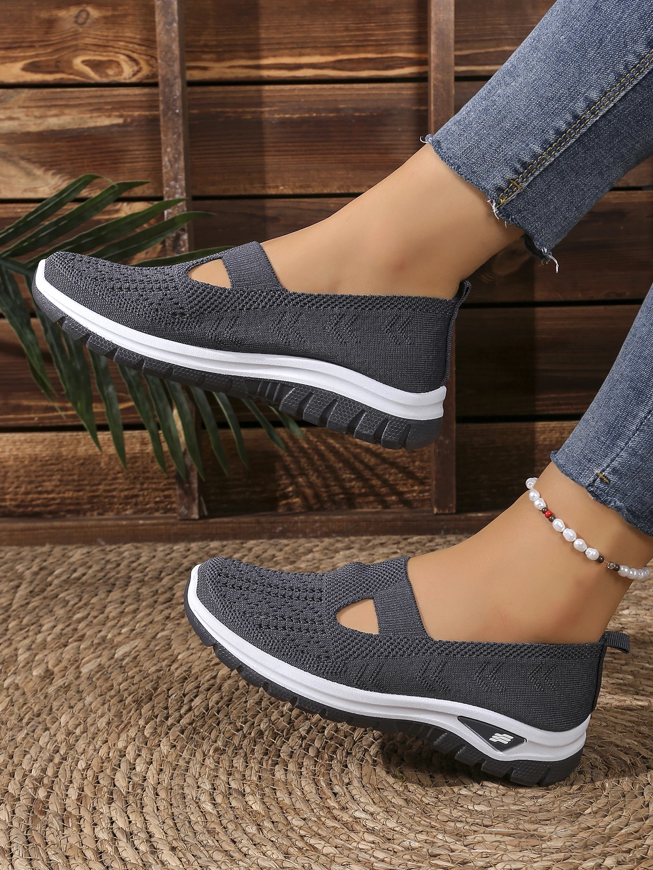 Atmungsaktive Mesh-Flachmules für Damen, leichte Slip-On-Wanderschuhe, bequem, vielseitig, für den täglichen Gebrauch, für Reisen im Freien, lässige Mutter-Schuhe – Detail 30