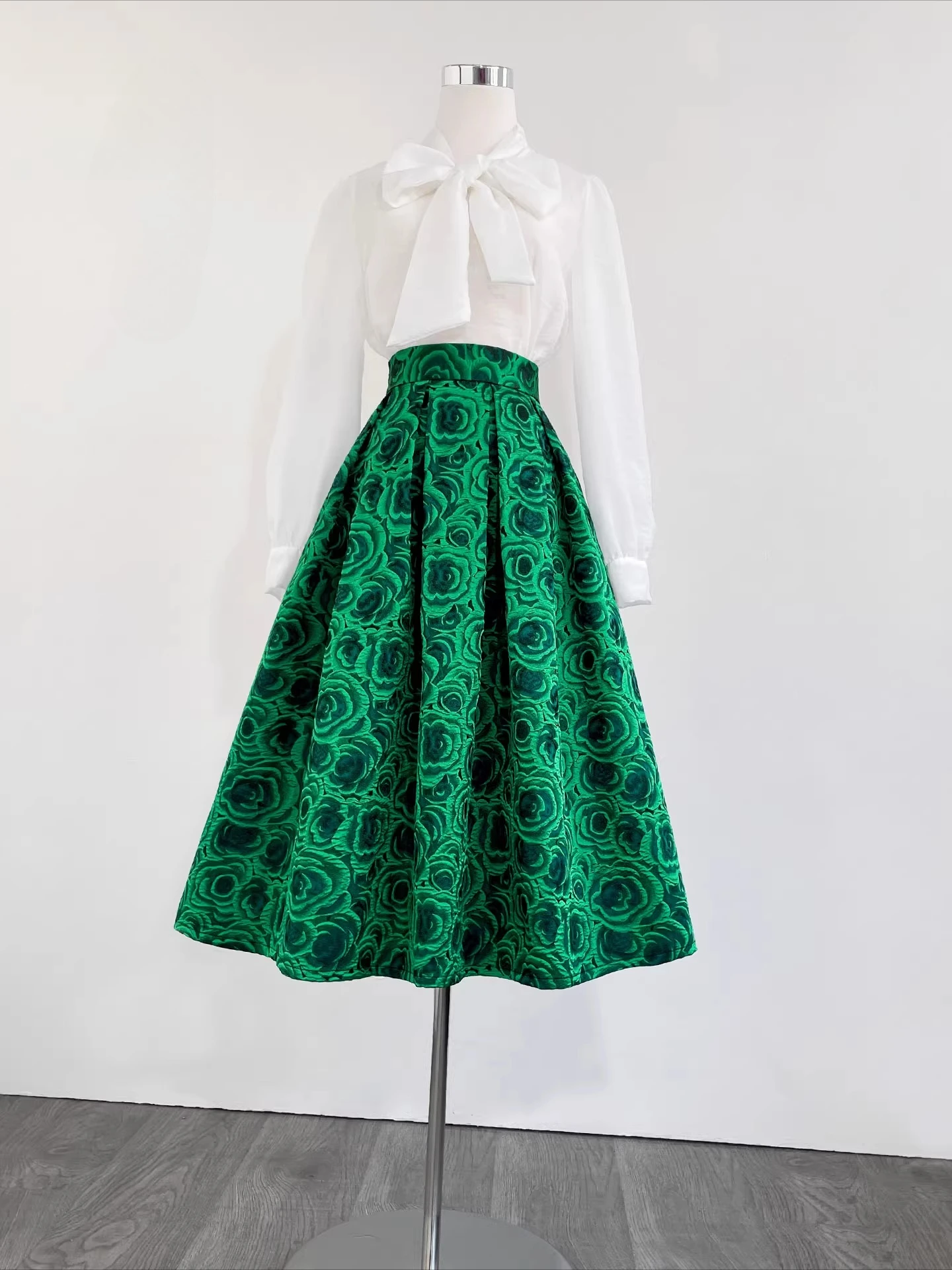 Wiosenno-jesienna nowa damska spódnica do połowy łydki, retro spódnica w kształcie litery A, żakardowa spódnica do pracy, średniej długości spódnica z bufkami.