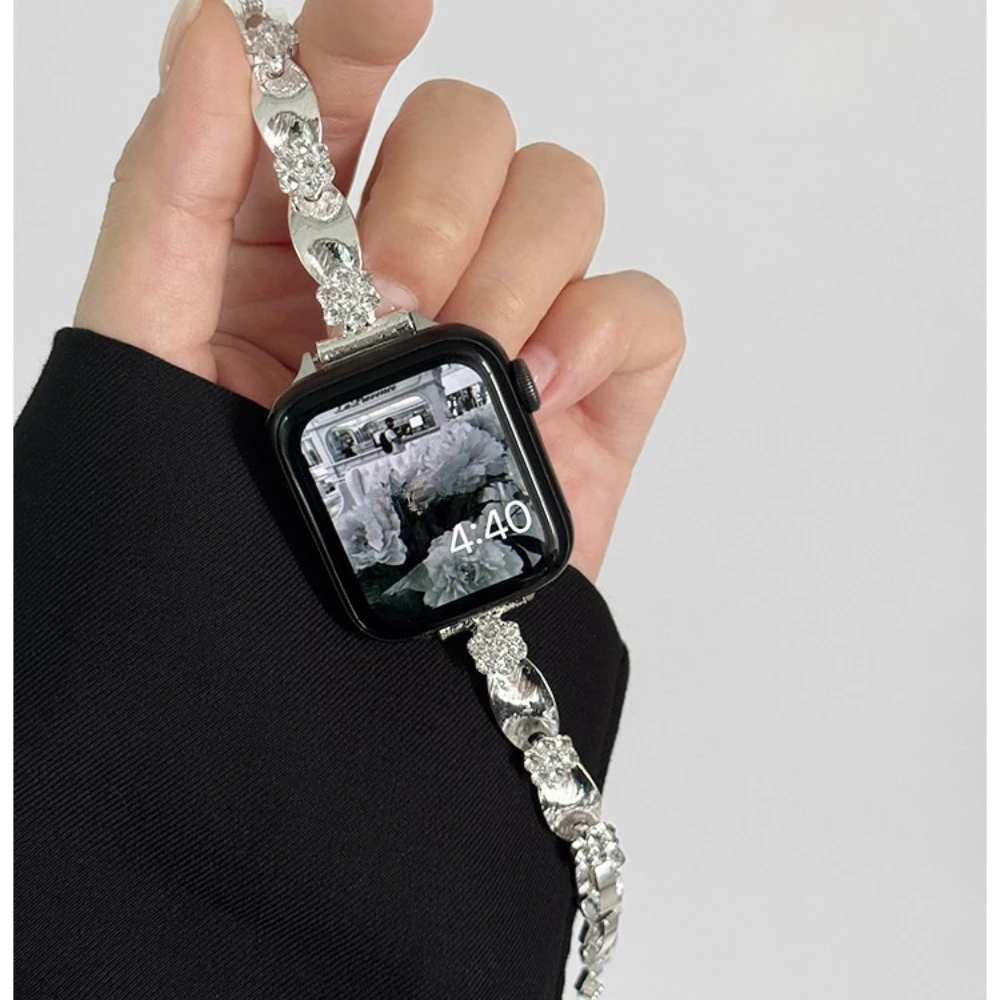 Neues Kleines Blumenmuster Dünnes Kettenarmband für Apple Watch, Kompatibel mit Ultra, SE & Series 1-11, 38-49mm (Uhr Nicht Enthalten)