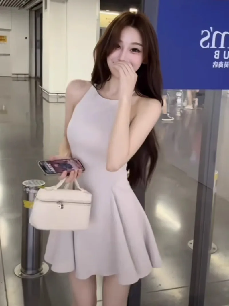 Celebrity Fashion Sleeveless Hanging Neck Pleated Dress Women Off Shoulder Backless Slim Gentle Summer Temperament Chic Wear New