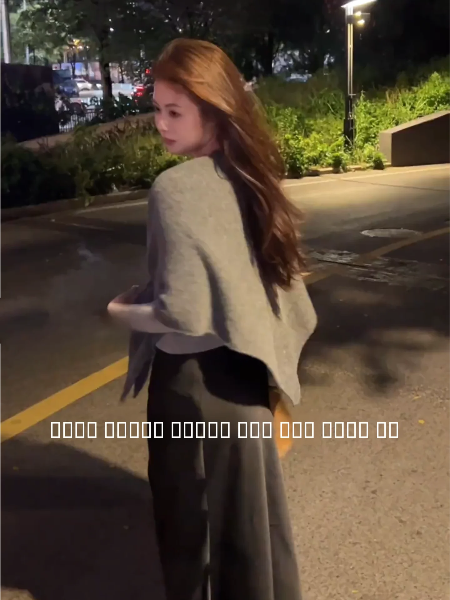 

Вязаное пончо Ele для женщин, весна 2026: новая коллекция, высококачественная уникальная шикарная верхняя одежда, теплый треугольный фасон с капюшоном-воротником