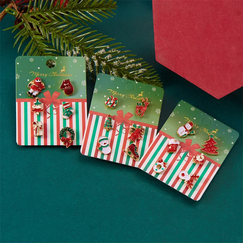 

6 Pcs Christmas Brooches Santa Claus Xmas Tree Snowman Elk Bell Wreath Metal Pins Badges Women Men New Year Party Jewelry Gifts