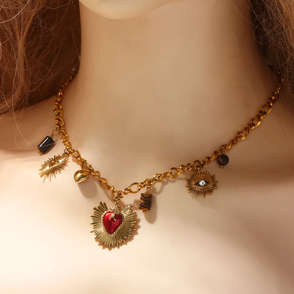 AURORA Y2K-Stil Halsketten mit rotem Herzanhänger für Damen, Edelstahlschmuck, Choker-Halskette mit heiligem Herz Jesu – Detail 2