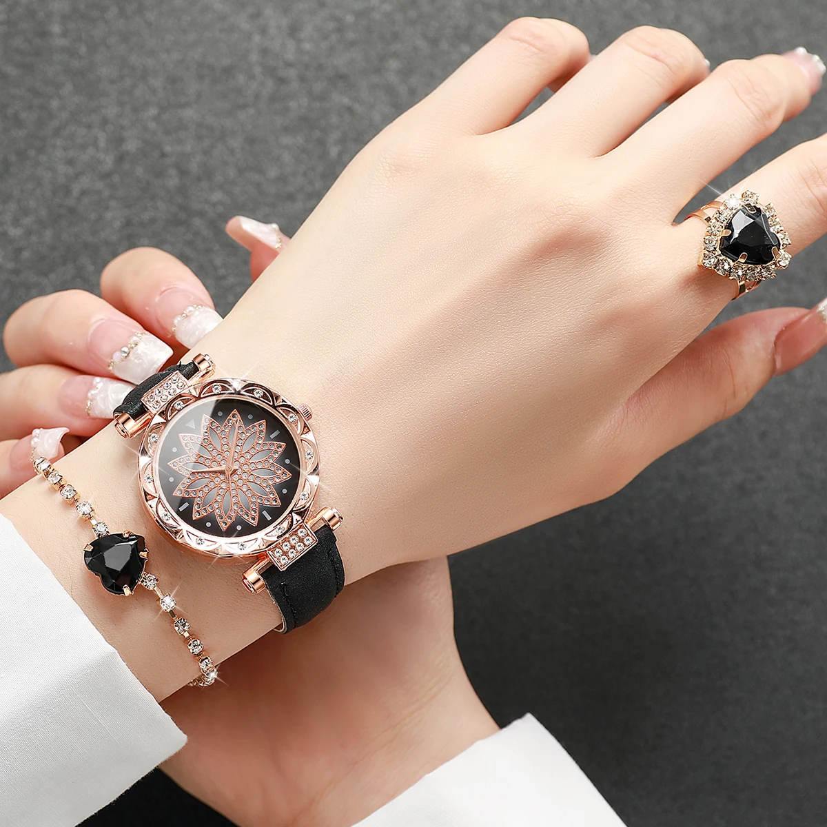 6PCS/Set Fashion Rhinestone Flower Women\'s Watch Leather Band Quartz Watches Hearts Jewelry Set（Without Box）