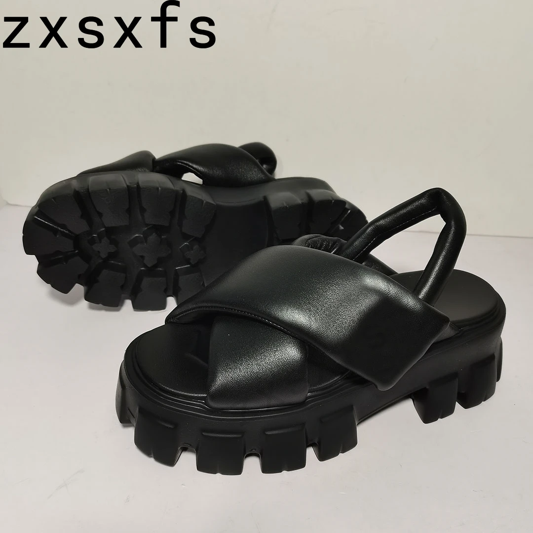 Neue Dicken Sohlen Plattform Sandalen Frauen Schwarz Weiß Rom Sandalen Casual Strand Wohnungen Sandalen Sommer Punk Lefu Schuhe