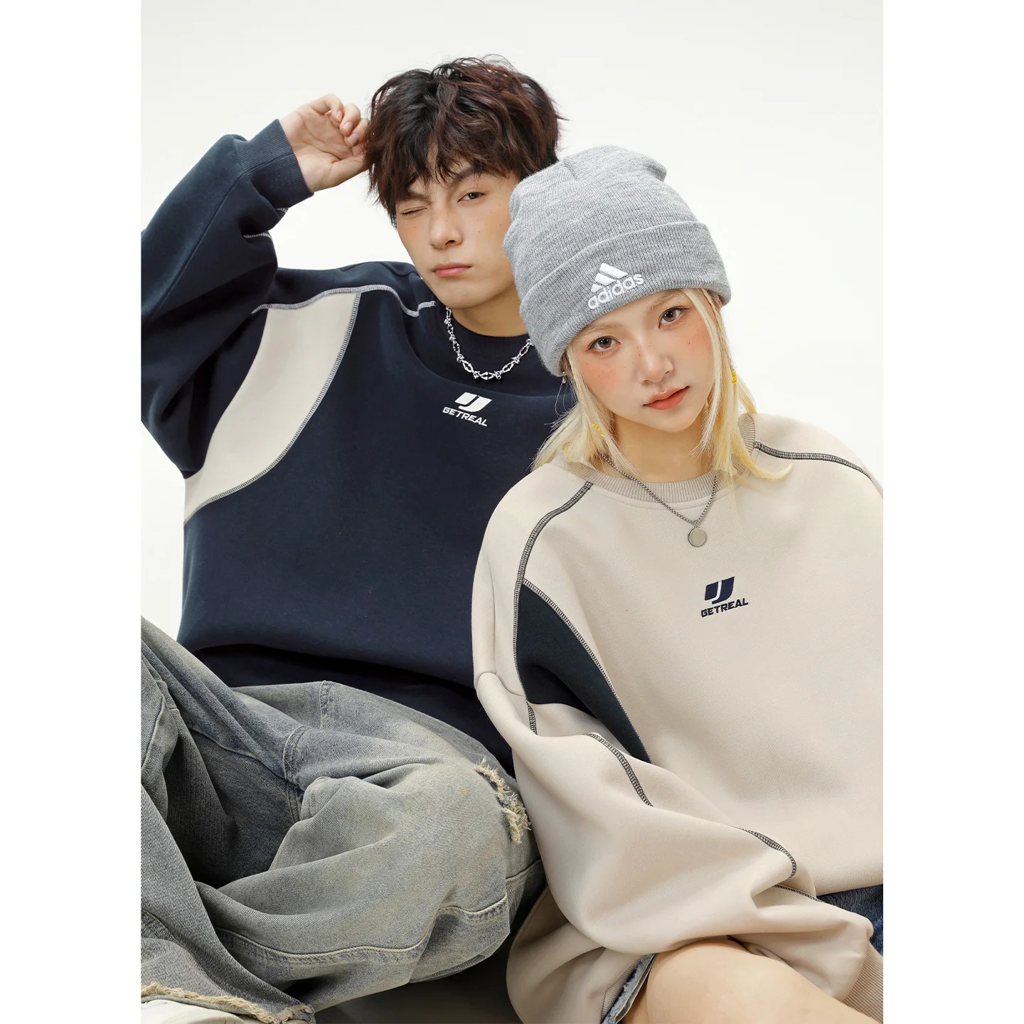 Felpa a maniche lunghe girocollo patchwork color block per coppie Pullover allentato con ricamo strutturato stile casaul autunnale B11L