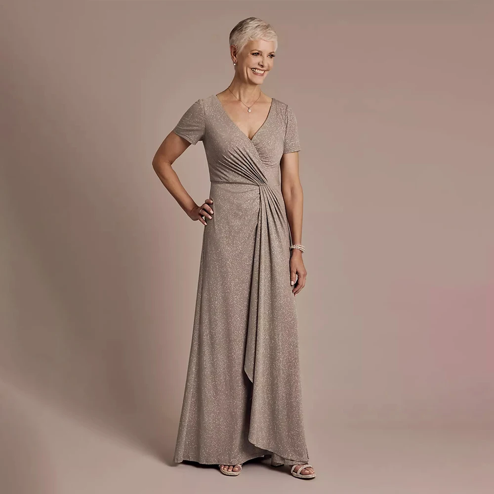 

Платья для мам невест: Элегантное вечернее платье для мамы невесты с плиссировкой, вырезом «сердечко» и коротким рукавом