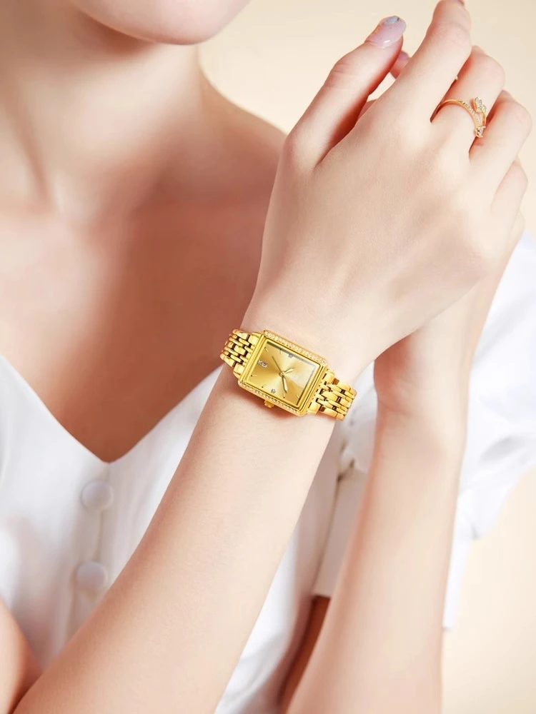 

New women's quartz small square watch