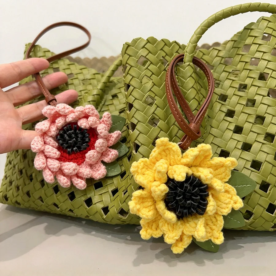 Handmade Crocheted Sunflower Flower Bag Charm Luxury Design High-End Feelings Hanging Decoration Accessories New