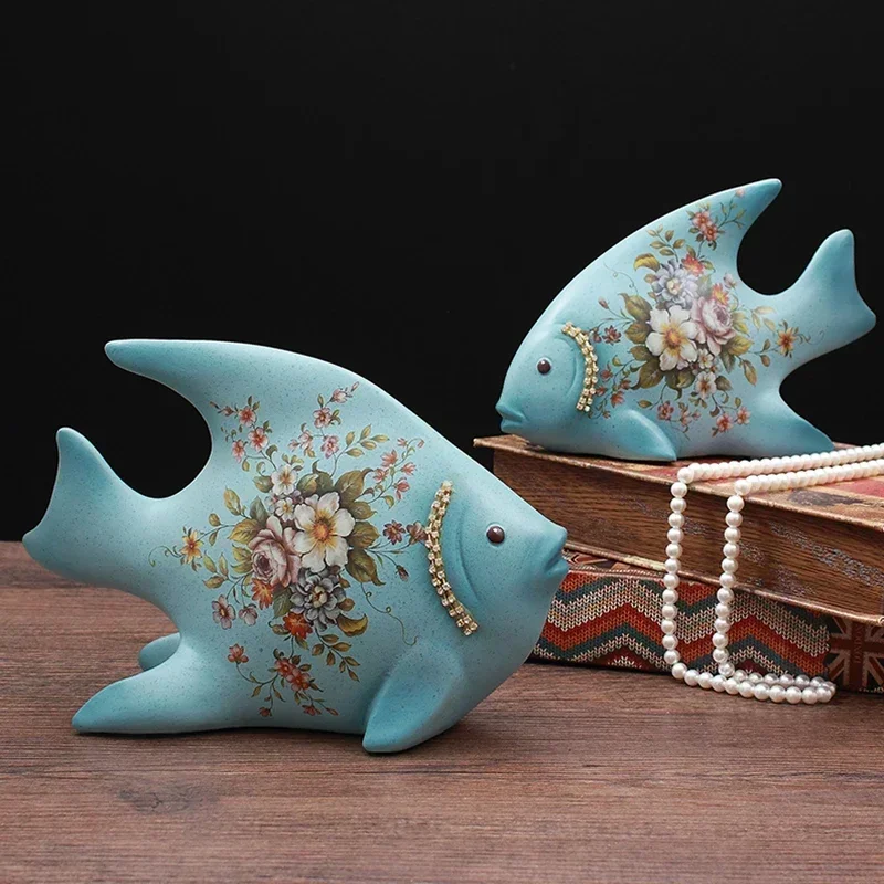 

2PCS Lucky Luxurious Fish Ornaments Europe Ceramics Livingroom Figurines Arts Home Furnishing Decoration Crafts Wedding Gifts