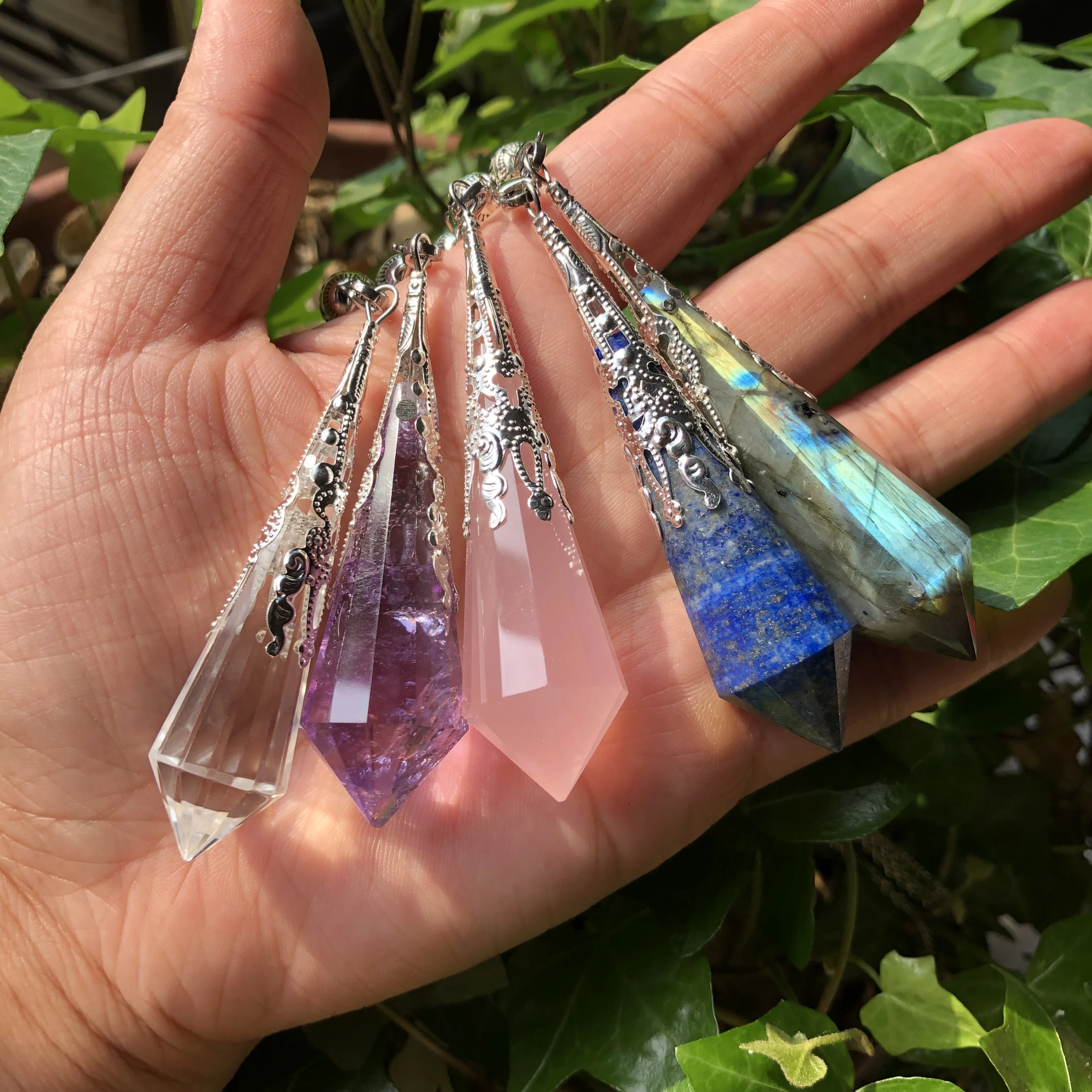 1 Pc Fengbaowu Natural High Quality Various Crystal Quartz Pendulum Divination Pendant Reiki Healing Stone Fashion Jewelry Gift