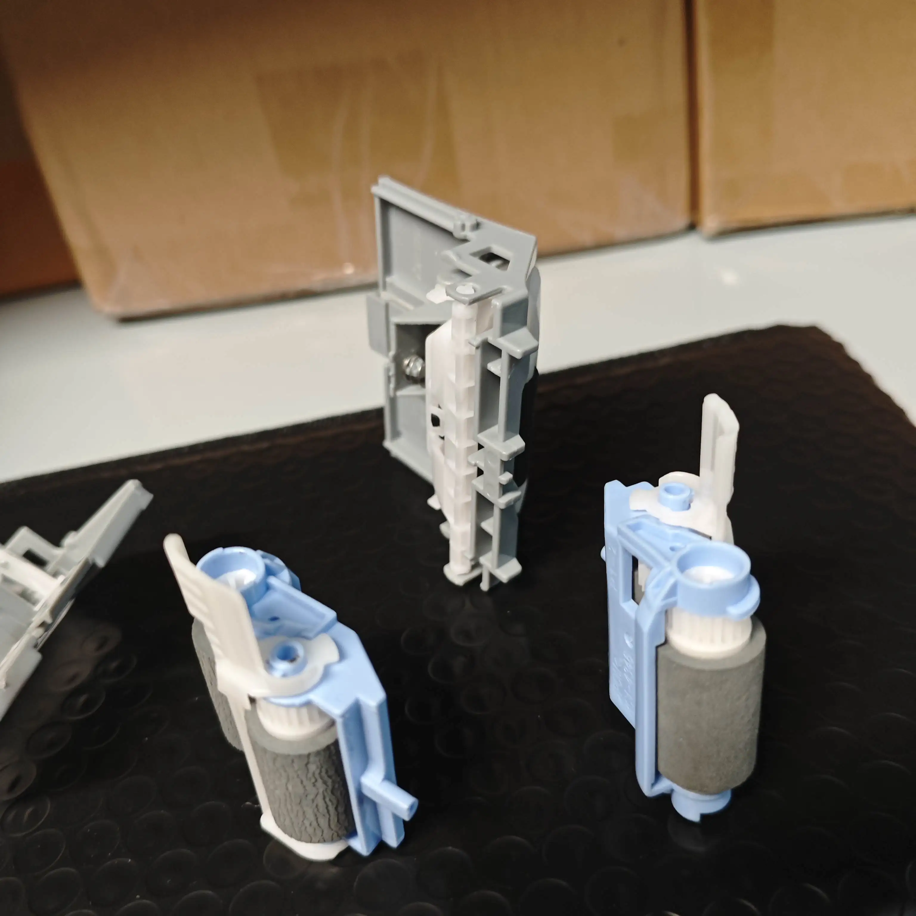 

1sets Separation Pickup Roller for HP M501 M506 M507 M527 M528 RM2-5752-000 F2A68-67913