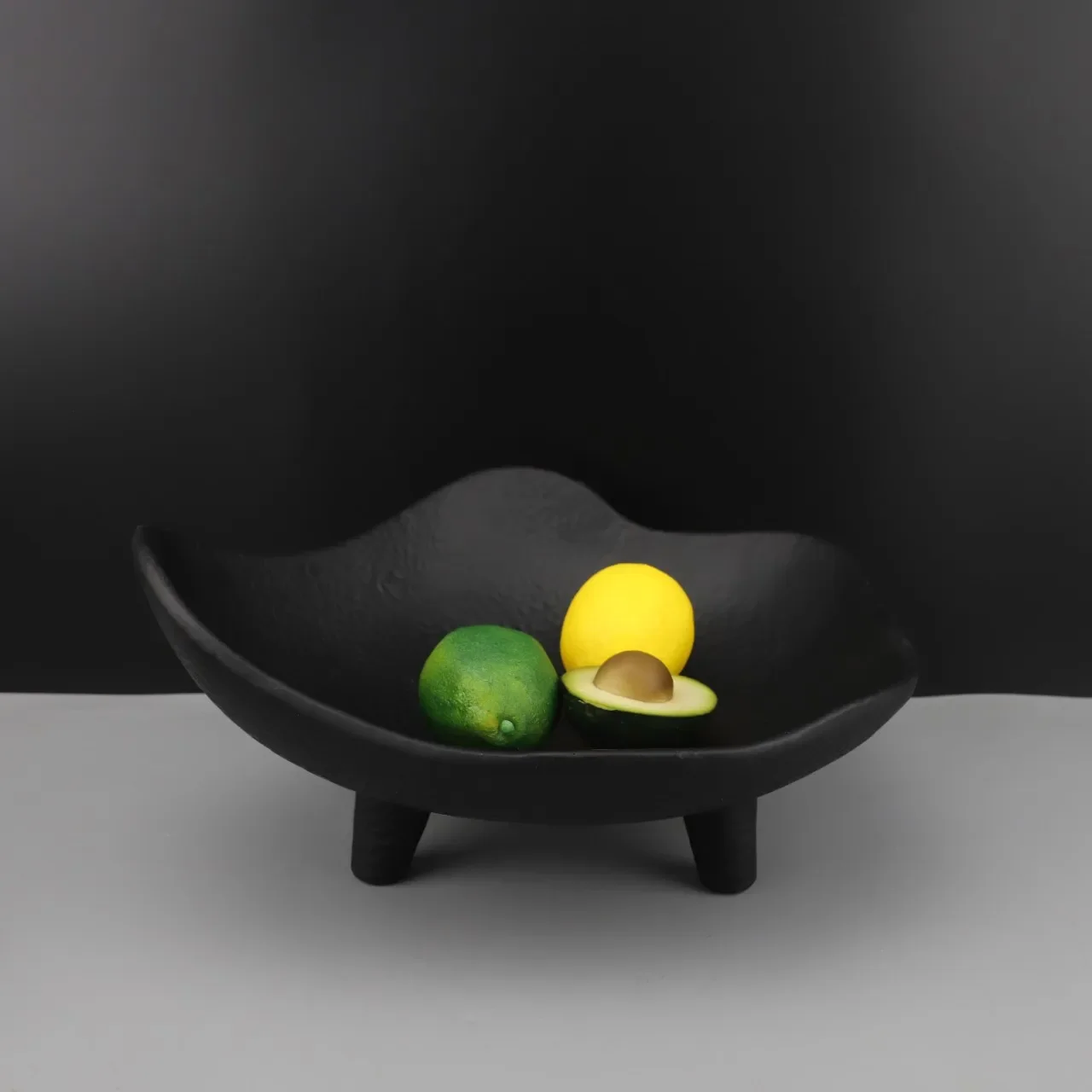 Modern Imitation Stone Tool Black Three Legged Fruit Tray, Resin High Legged Tray, Home Desktop Storage Container, Decoration