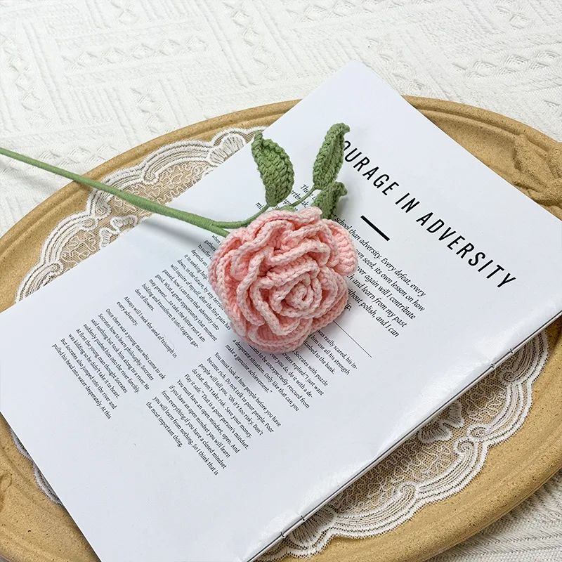Gehäkelte Rosenzweige, handgefertigter Rosenstrauß, kreative künstliche Blumen, Dekoration für Hochzeitszimmer, Geschenk für Freunde. – Detail 2