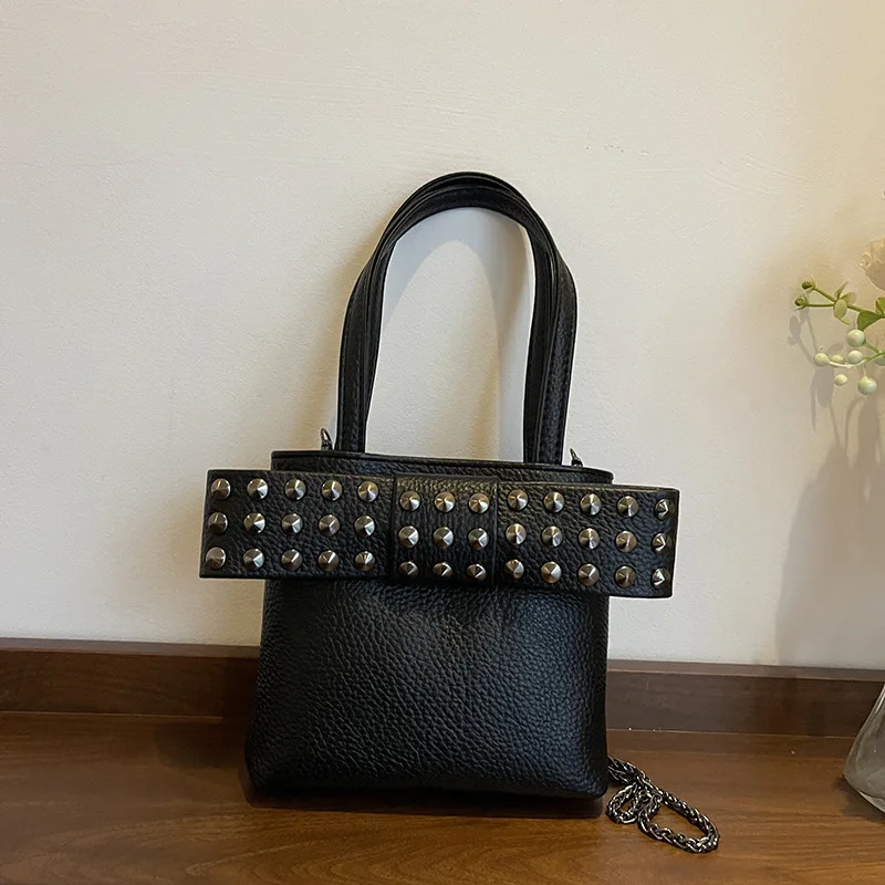 

New Women's Bag Rivet Ambience Ladies Handbag Lychee Pattern Soft Leather Fashion Luxury Bow Design Sense Shoulder Crossbody Bag