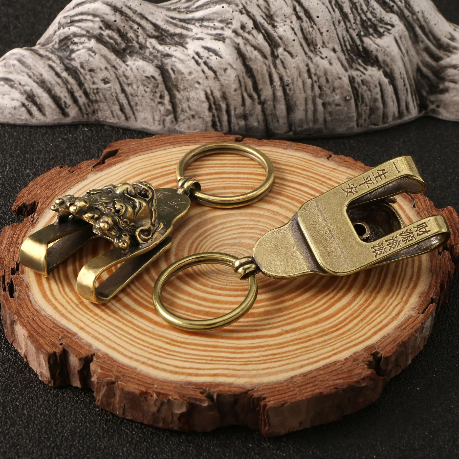 Retro Brass Hannya Ghost Monster Metal Key Chain Accessory Jewelry Key Holder Men Animal Tiger Lion Keychain Belt Hanging Buckle