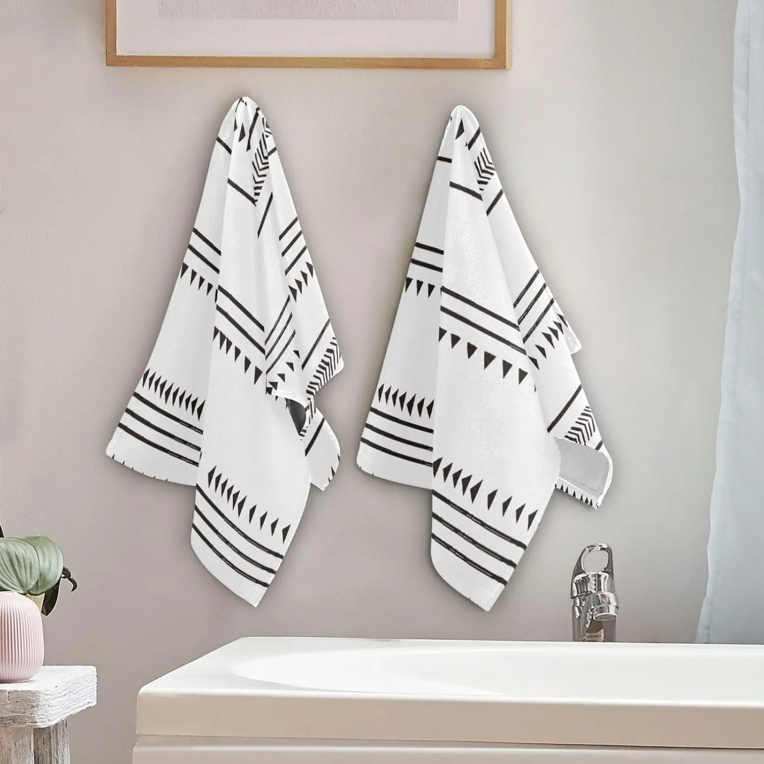 Black and White Bohemian Style Towels - 2-piece Set, Super Absorbent Fine Fiber Triangle Geometric Kitchen Towels with Elegant D