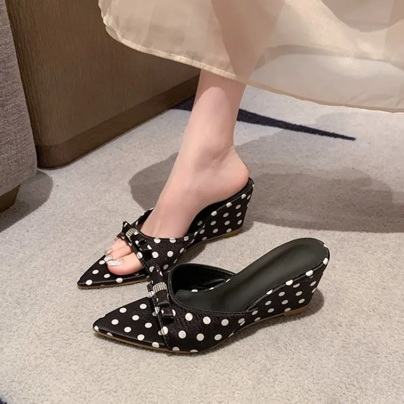 Women's 2026 Summer New Style Extremely Beautiful Pointed Toe Bow Bow Slope Heel Slippers