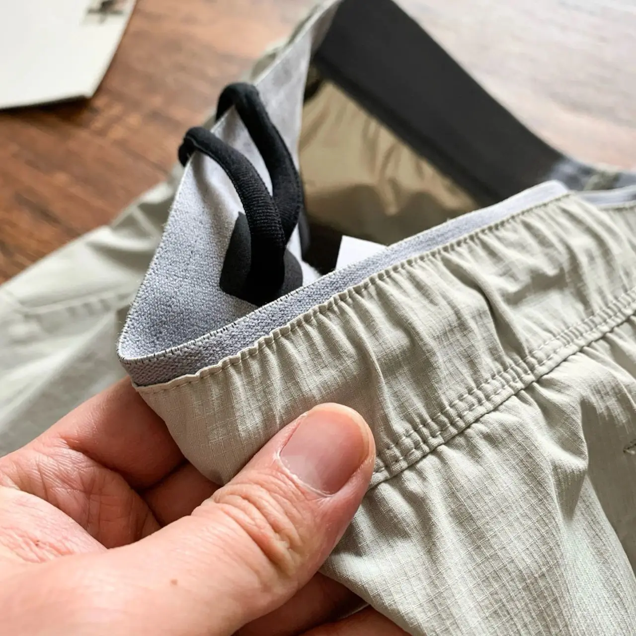 

Высококачественные уличные мужские легкие водонепроницаемые дышащие летние новые мягкие повседневные брюки с прямыми штанинами и средней талией, длинные брюки