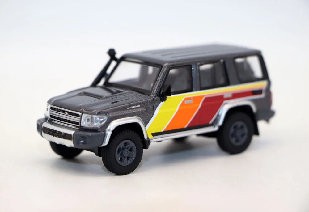 NEW PARA64 1:64 Scale ​Land Cruiser 70 Series Diecast Alloy Toy Cars Simulation Model For Collection gift