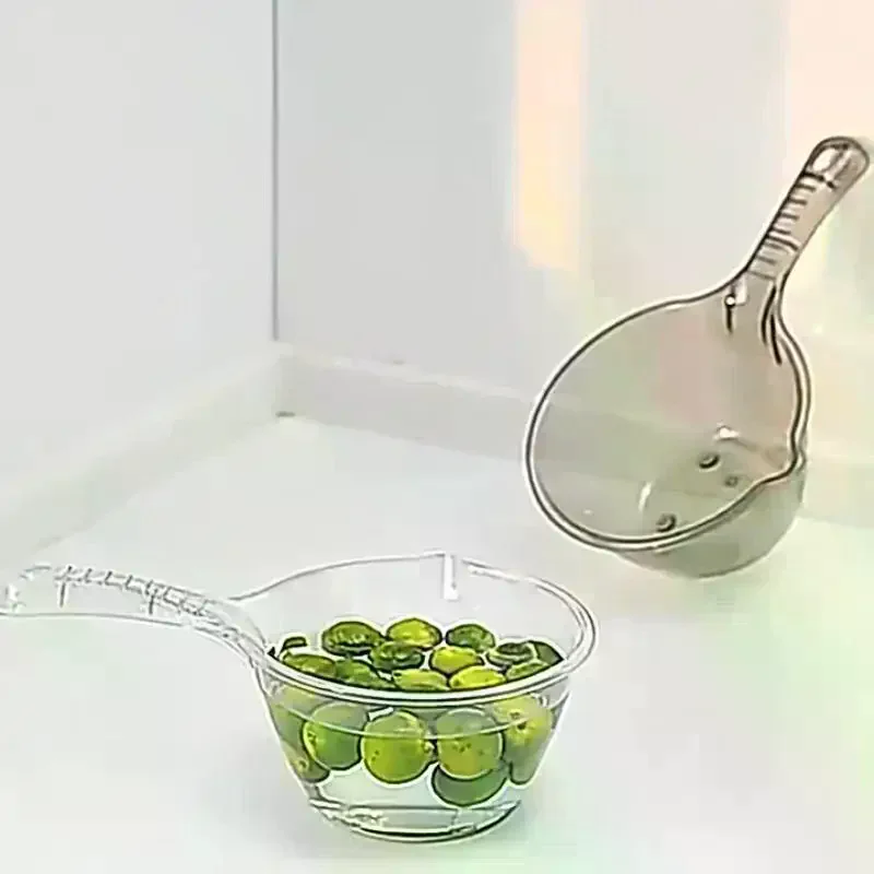 1Pcs Household Creative Water Ladle Wrestling Not Broken Transparent Water Scoop Thickened Plastic Water Spoon Kitchen Utensils