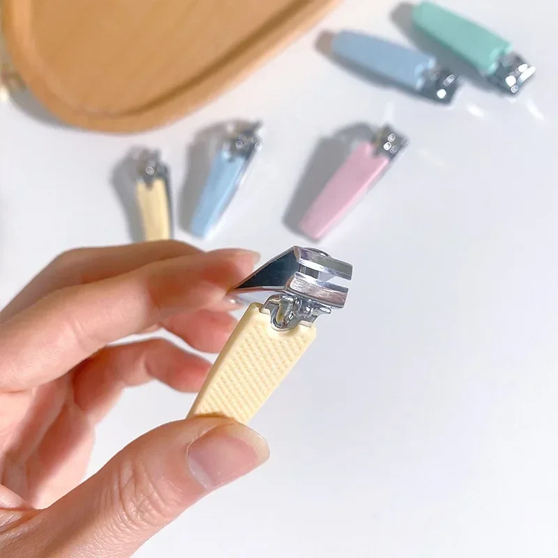 Cortaúñas con manga de silicona, recortador de uñas anticaída, plano, Diagonal, estilo Ins, portátil para estudiantes, lindo, cuidado de uñas para
