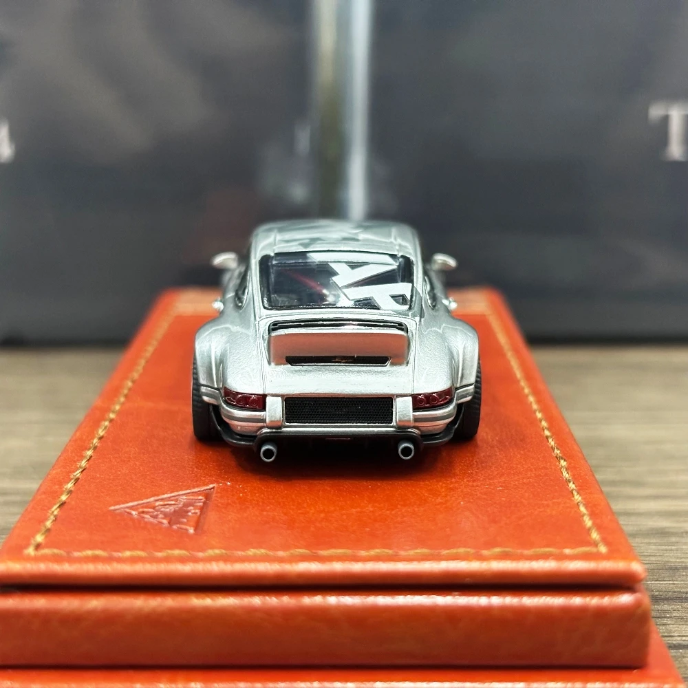 โมเดลรถเรซิ่น Make Up 1:64 Singer DLS Goodwood Festival of 2019