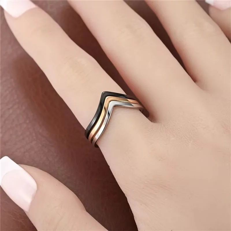 Minimalist Irregular Chevron V Ring Thin Stainless Steel Stackable Rings for Women Fashion Jewelry Engagement Wedding Band Gifts