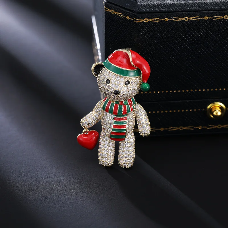 New fashionable and light luxury anti-exposure camellia small brooch with a niche design for a fixed brooch