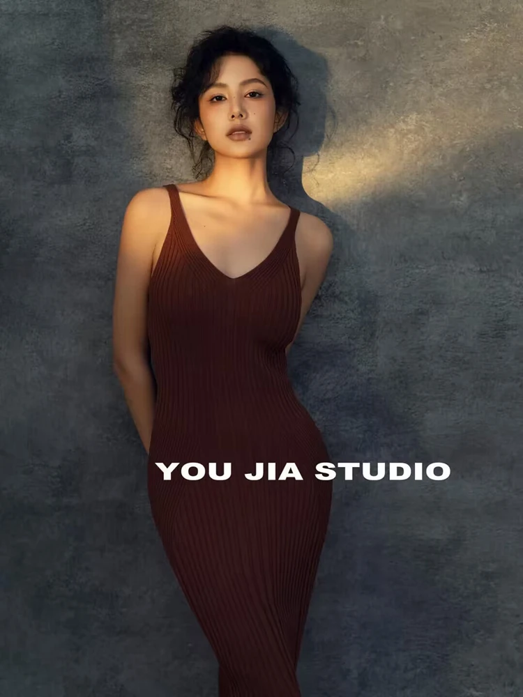 

Minimalist Studio Portrait Dress Personal Photo Artistic Atmosphere Feel Stage Costume Ethnic Fashion Women's Clothing
