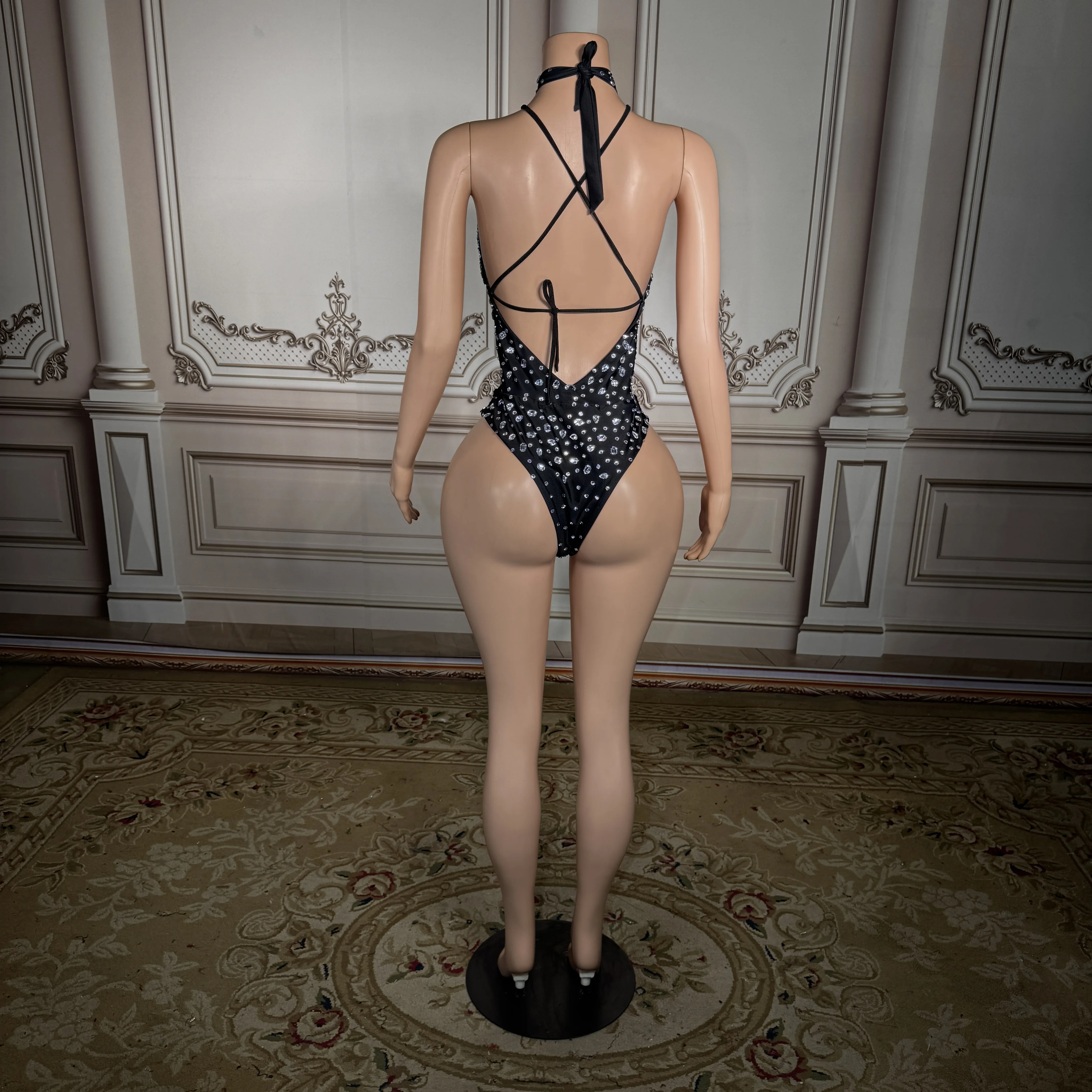 

ZD Black hanging neck heavy diamond slim fit sexy hollow one-piece swimsuit for summer beach vacation beach one-piece swimsuit