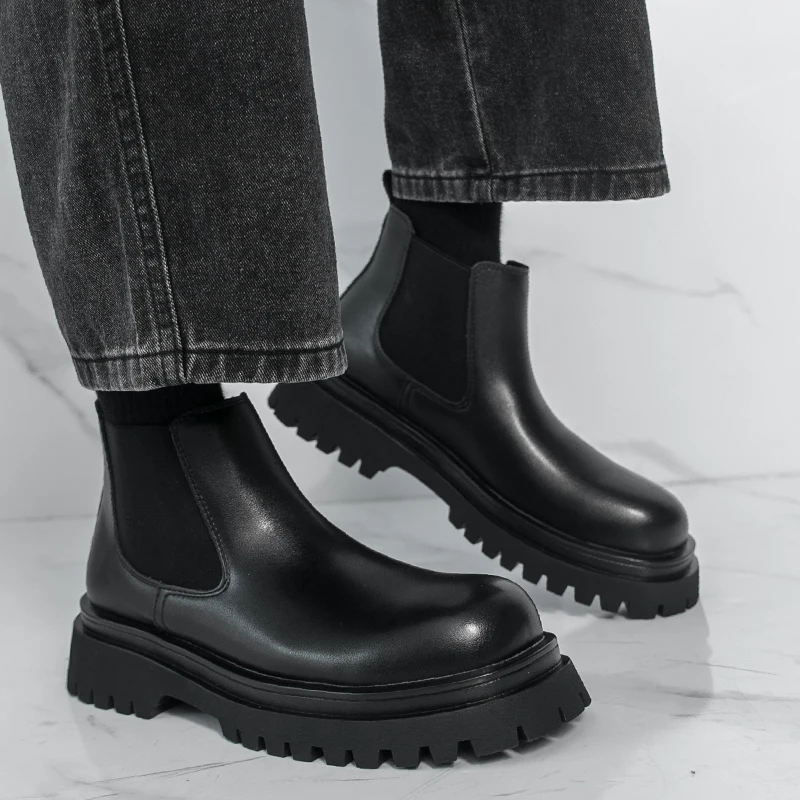 

Men's Versatile Casual British Style Heightening Chelsea Boots, Paired with Trendy and Simple Ankle Boots for Outerwear.