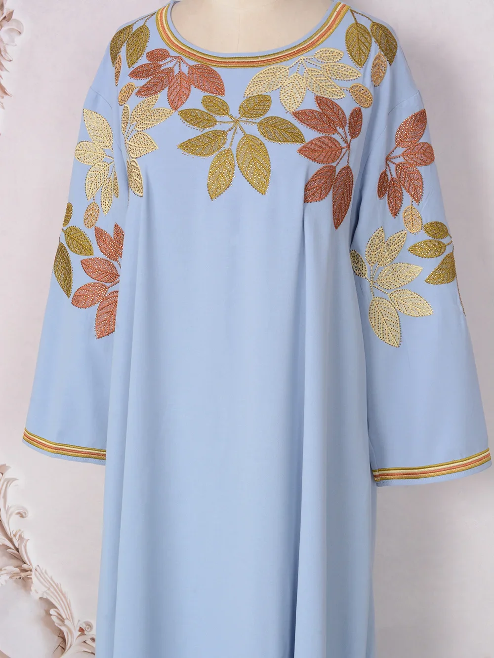 UNI National Style Women's Abaya Middle East Women's Long Dress Autumn New Embroidery Abayas Hot Drill Long-sleeved Robes