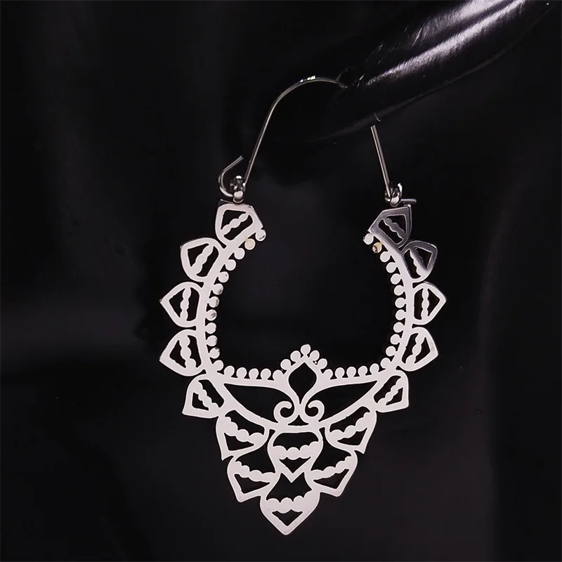 2024 New fashion stainless steel cutout flower flower earrings Bohemian carved earrings Feminine all matching earrings anniversa