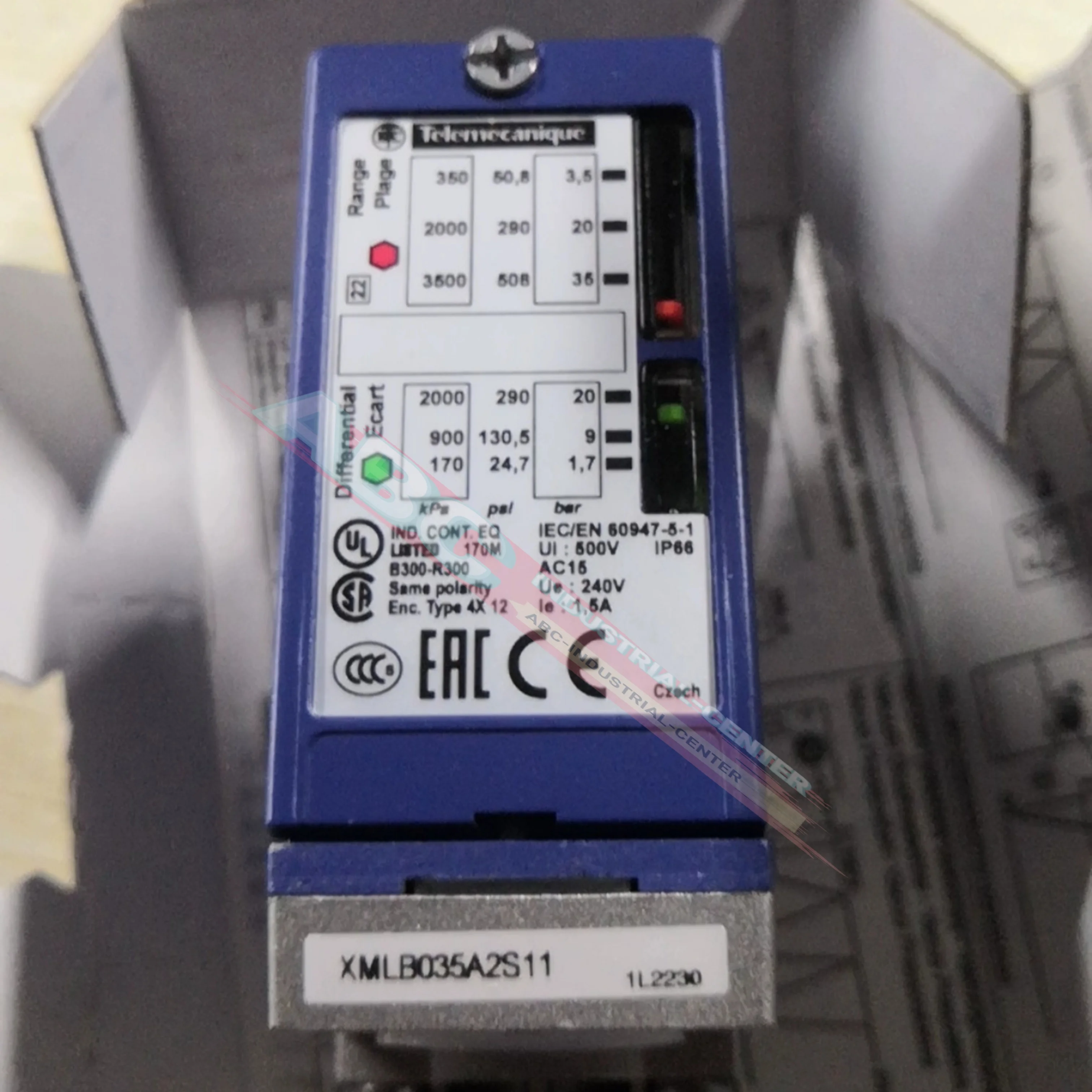 

XMLA035A2S11 1.5-35bar pressure switch XMLA070D2C11 XMLA070D2S11 5-70 bar 100%NEW