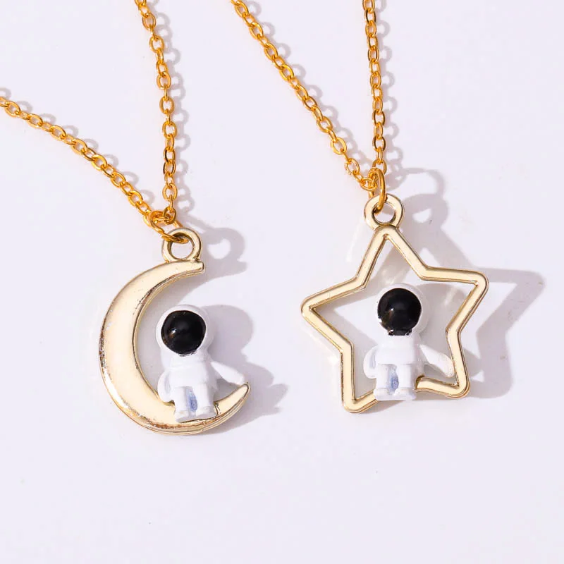 2023 New Trendy Alloy Enamel Moon Star 3D Spaceman Pendant Necklace Delicate Astronaut Charm Necklace Jewelry For Couple Girls