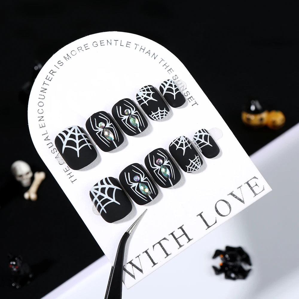 24 pièces noir Halloween presse sur ongles avec diamant toile d'araignée conception faux ongles conseils court carré portable Y2K faux bout des doigts 1