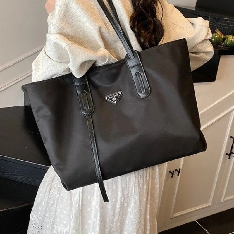 

Elegant Women Shoulder Bag Crossbody Bag For Work Commuting Travel Daily Use Stylish