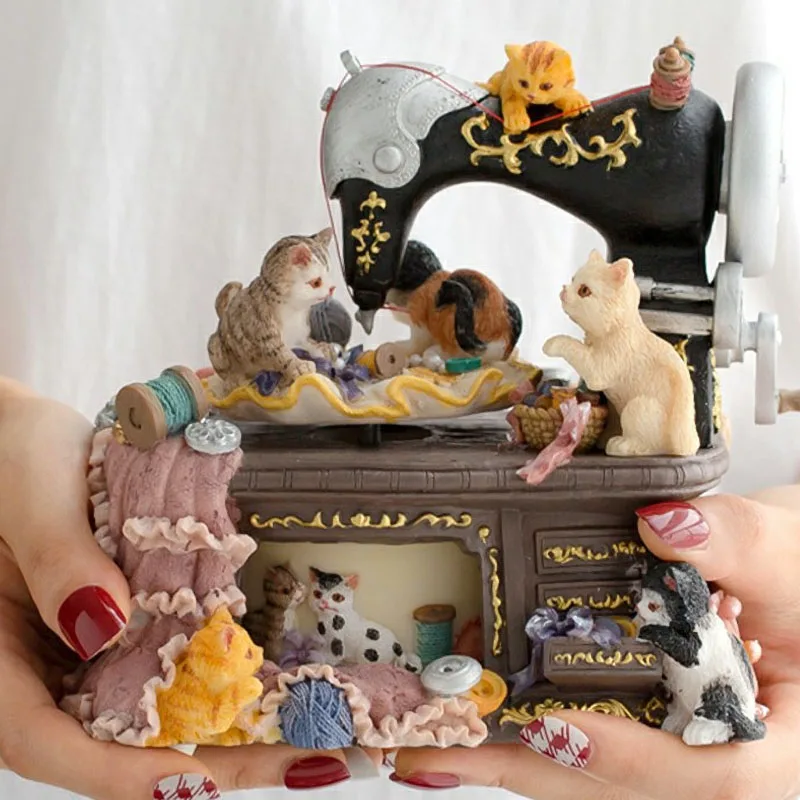 Retro Cartoon Style Resin Cat Sewing Machine Music Box Desktop Ornament Birthday Gift Living Room Creativity Home Decoration