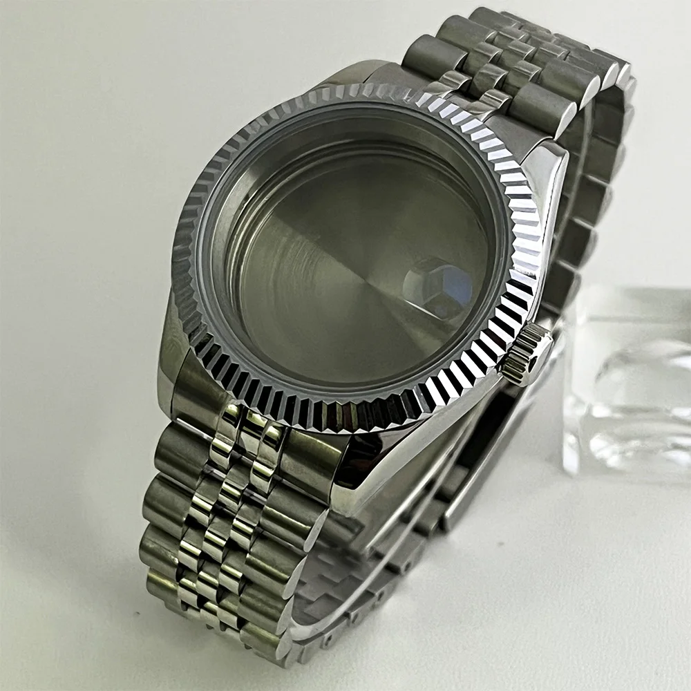 

Сапфировый объектив с датой 36 мм/39 мм, циферблат 28,5 мм, корпус, водонепроницаемость из нержавеющей стали, совместимый с механизмом NH35 и NH36 Доступ к часам