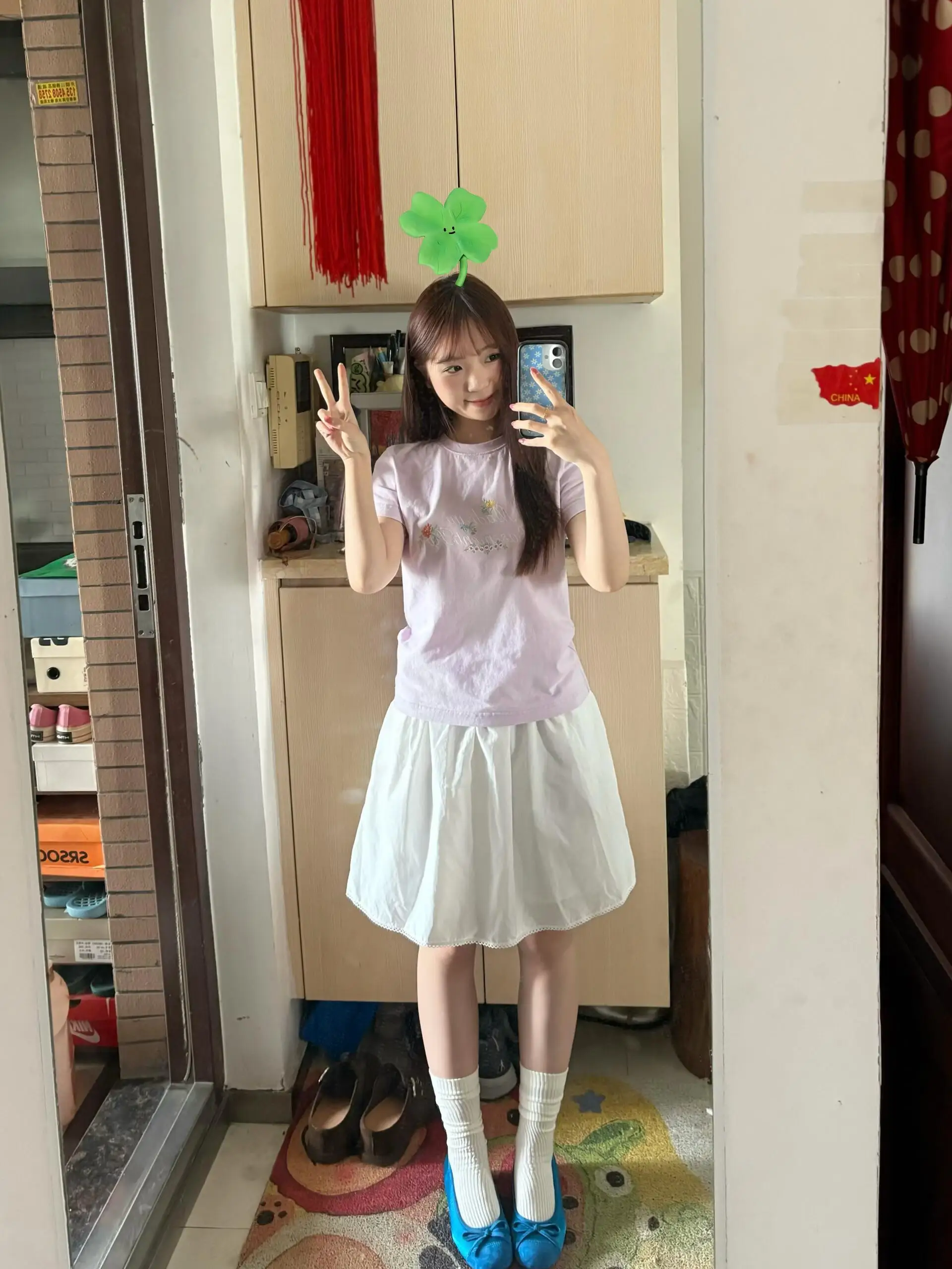 

Slim Fit Short Sleeve Embroidered Letter Floral Design T-Shirt Women's Korean Style Cotton round Neck Short Length Top