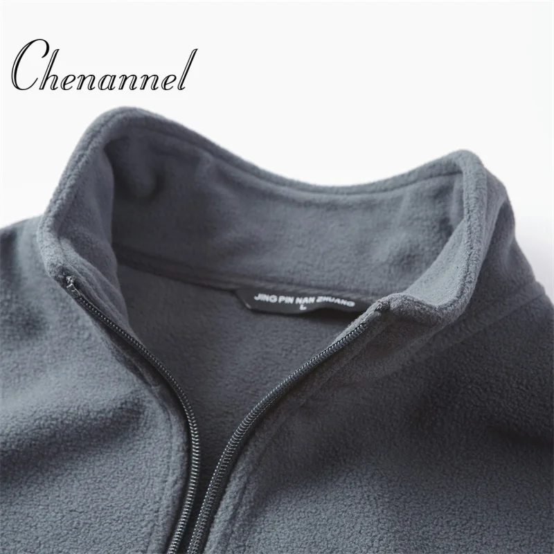 เสื้อแจ็คเก็ตขนแกะลำลองสำหรับผู้ชาย ฤดูใบไม้ร่วง ฤดูหนาว กีฬากลางแจ้ง คอตั้ง กันลม อุ่นสบาย เสื้อคลุมแบบมีซับใน สำหรับวัยรุ่นและวัยกลางคน เหมาะสำหรับใส่เป็นเสื้อตัวใน