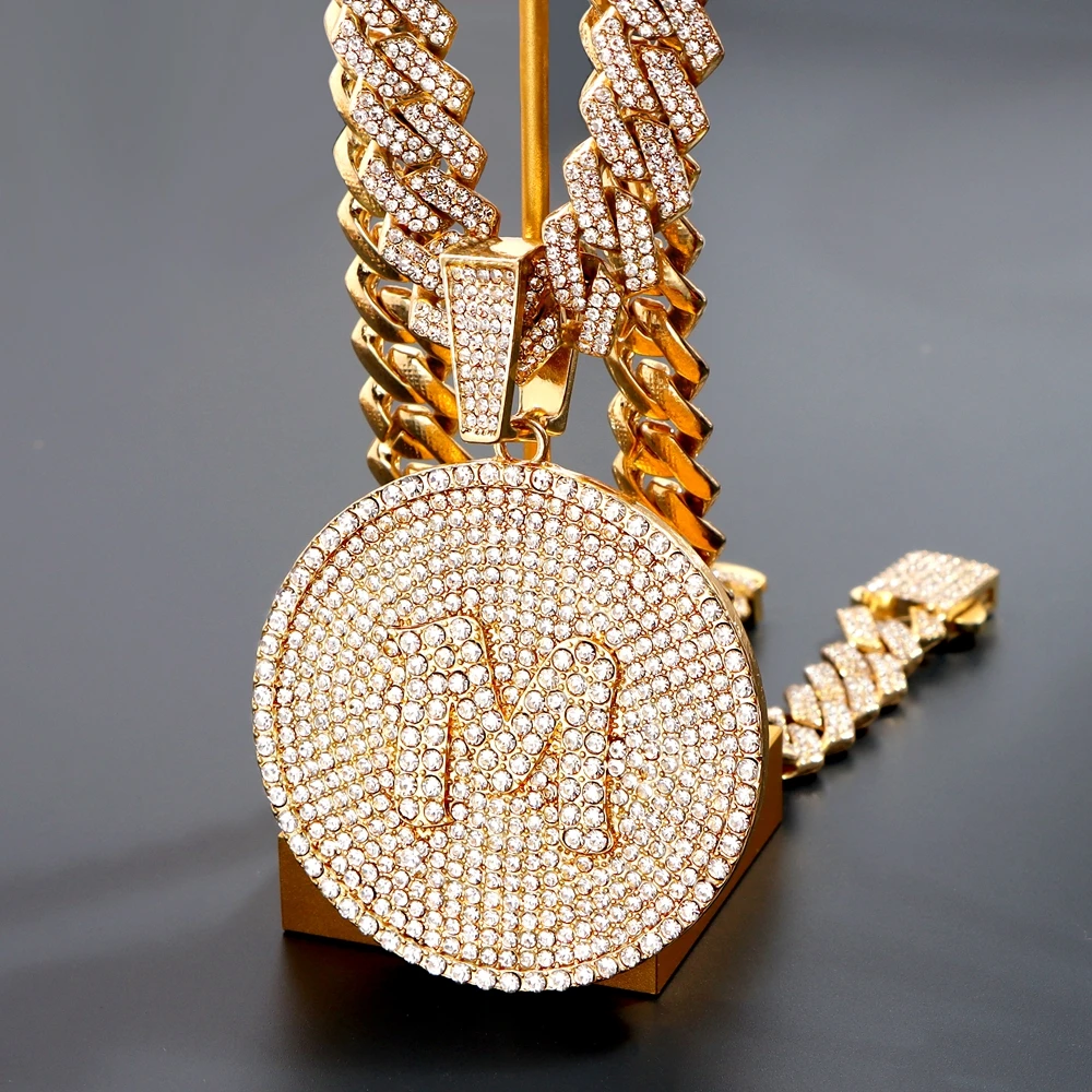 Hip-Hop Cuban Link Kette mit Rundem Buchstabenanhänger für Männer und Frauen, Vereiste Strass 14MM Miami Kette, Unisex Schmuck – Detail 6