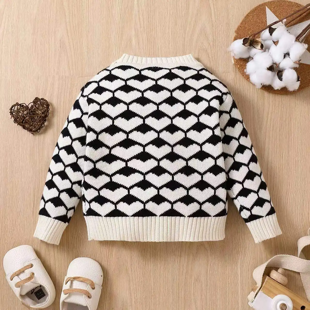 Newborn Infant Autumn and Winter Baby Girls Romper Long-Sleeved Two-Color Heart Sweater Round Neck Opening Fashion Warm