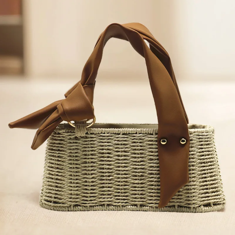 2024 New Trapezoidal Handbag Summer Straw Woven Purses and Handbags Holiday Mobile Phone Fashion Handbags for 2025