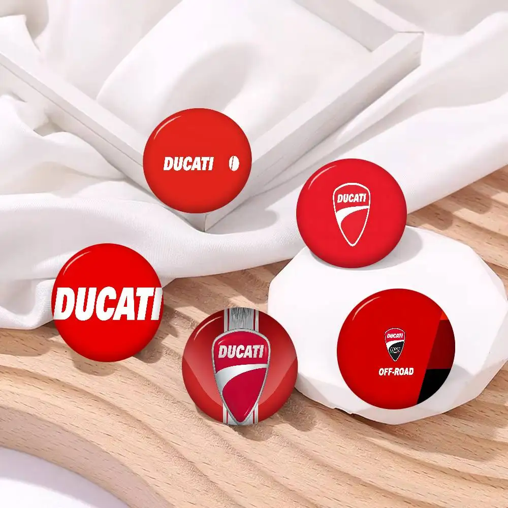 D-Ducati Bold-Motor-Sport Cartoon Brooches Anime Badge Round Handmade Brooch Lapel Pins Jewelry for Backpack Clothes Gifts