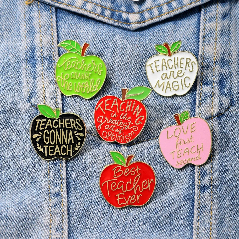 Futuro Maestro Enamel Pin Enseña Ama Inspira Apple Brooch Metal Badge Clothes Backpack Decor Teacher Graduation Gift