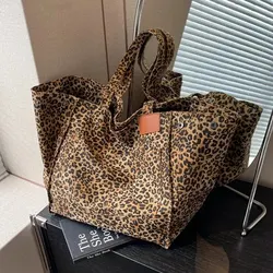 Borsa tote con motivo leopardato Borsa a tracolla in tela vintage Borsa di grande capacità alla moda per lo shopping di lavoro scolastico