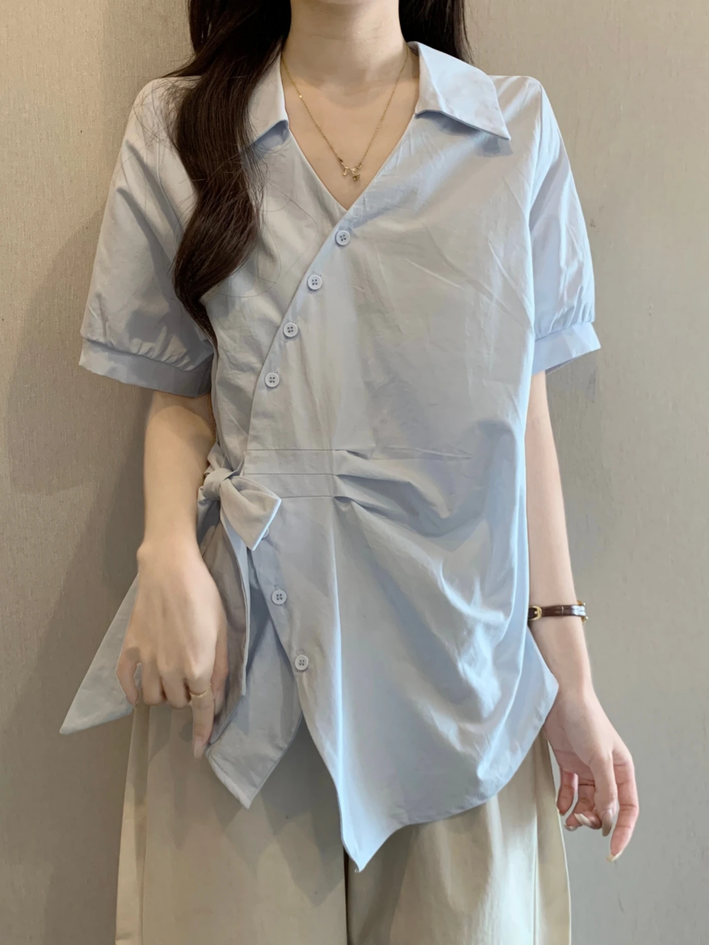 

Slimming V-Neck Cross Short Sleeve Base Shirt Women Summer 2026 plus Size Flared Waist Uneven Hem Tie Waist Top