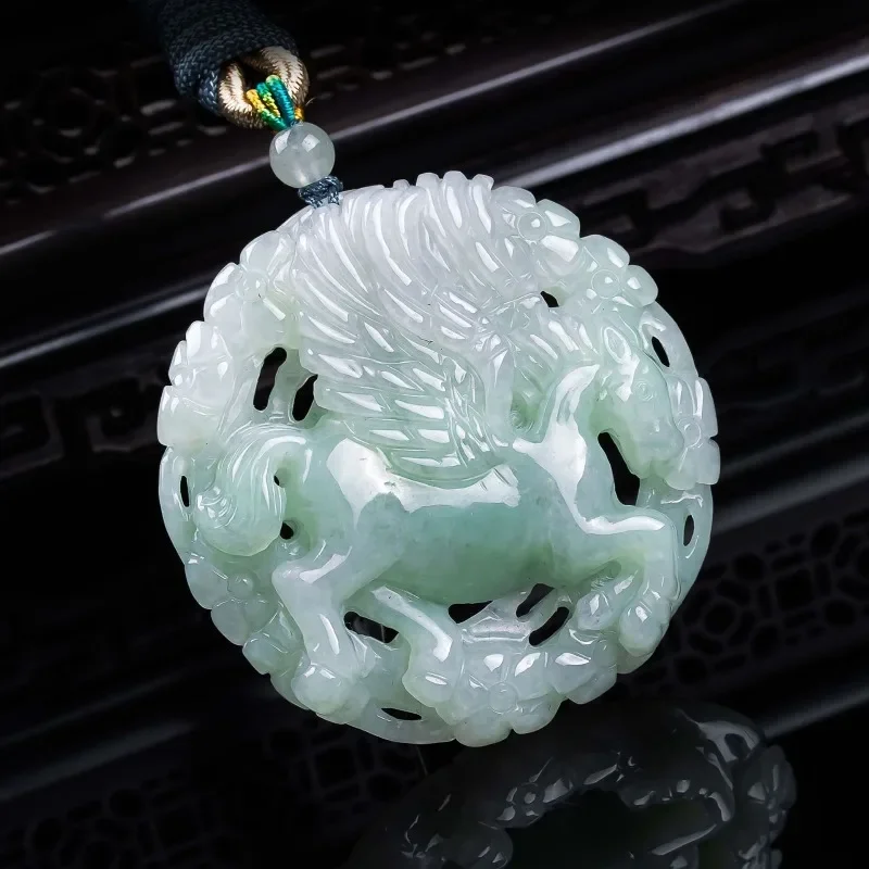 High quality natural A-grade jadeite has arrived successfully thickened with exquisite jade stones, and aged high ice pendants